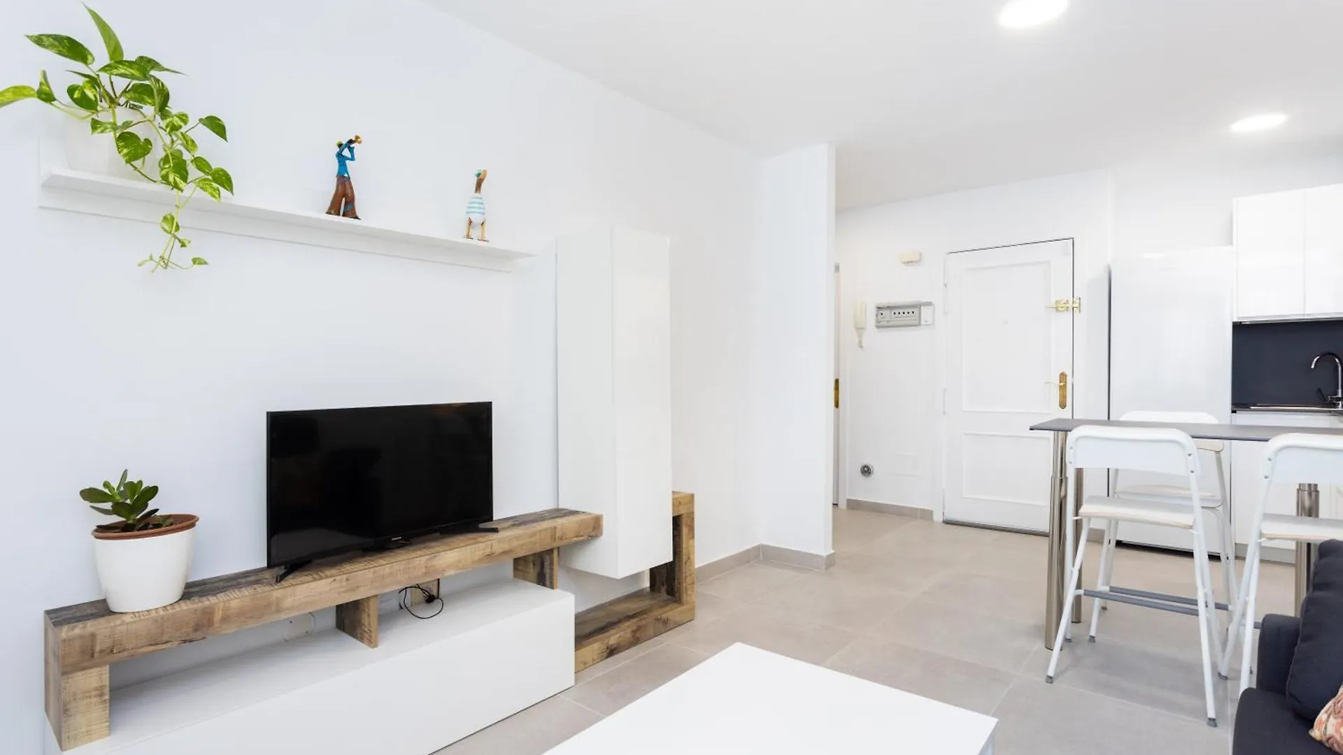 Medano Lago Azul By Sunkeyrents El Medano  Apartment