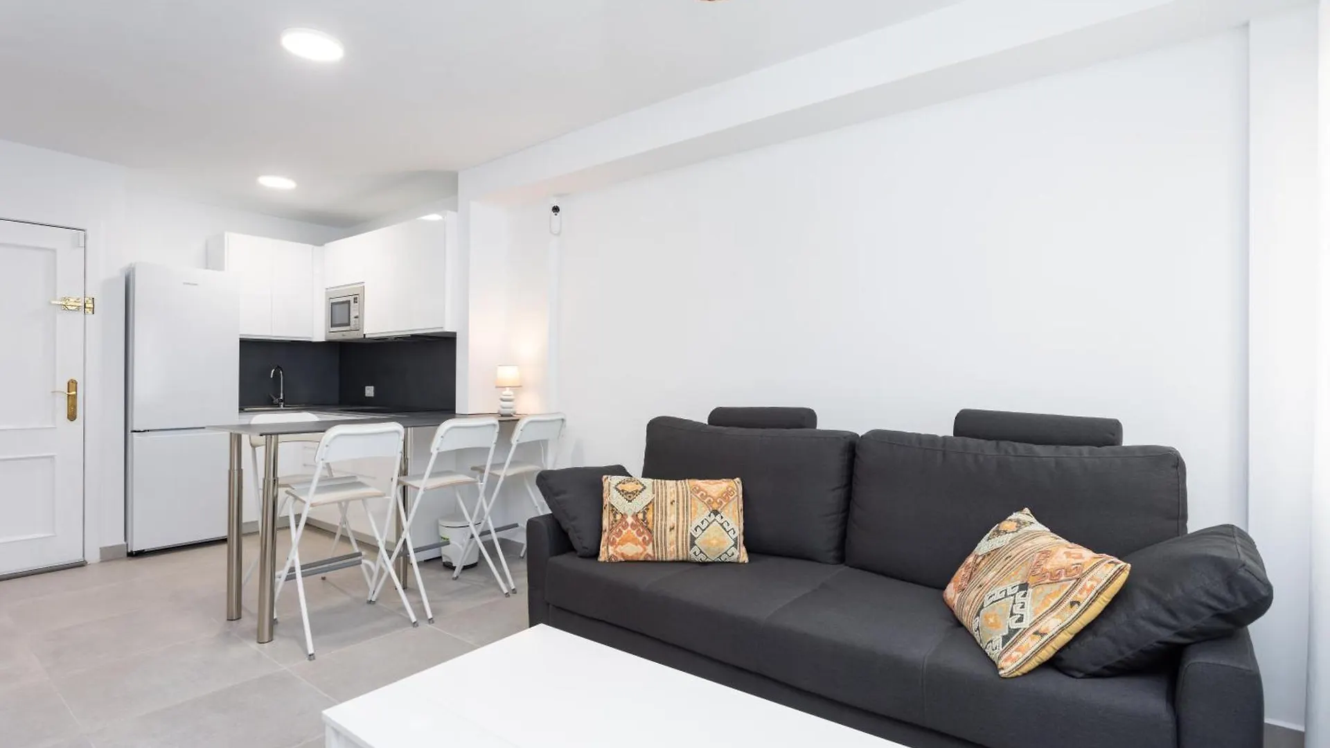 Medano Lago Azul By Sunkeyrents El Medano  Apartment